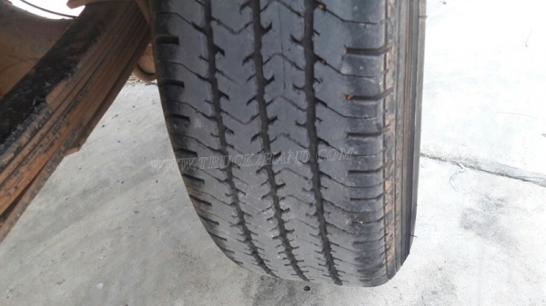 รถ 4 ล้อ ใหญ่ ยี่ห้อ TOYOTA HIACE