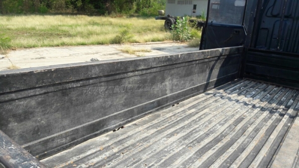 รถ 4 ล้อ ใหญ่ ยี่ห้อ TOYOTA HIACE