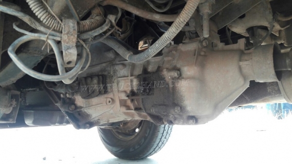 รถ 4 ล้อ ใหญ่ ยี่ห้อ TOYOTA HIACE