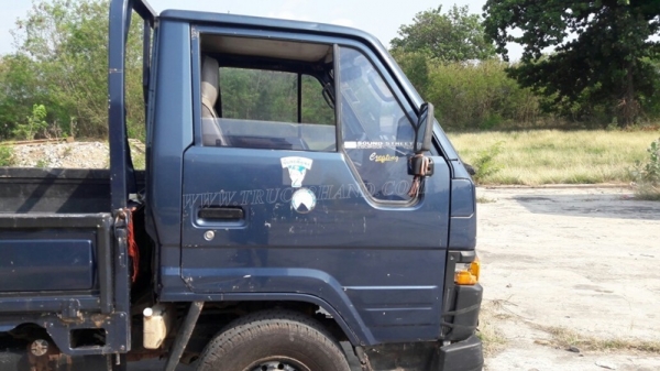 รถ 4 ล้อ ใหญ่ ยี่ห้อ TOYOTA HIACE