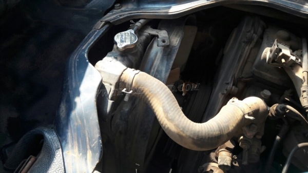 รถ 4 ล้อ ใหญ่ ยี่ห้อ TOYOTA HIACE