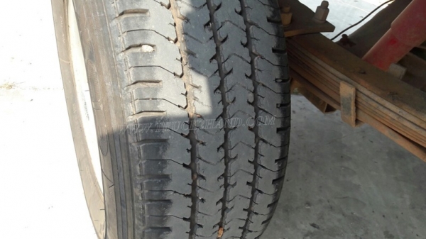 รถ 4 ล้อ ใหญ่ ยี่ห้อ TOYOTA HIACE