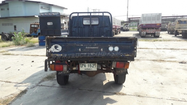 รถ 4 ล้อ ใหญ่ ยี่ห้อ TOYOTA HIACE