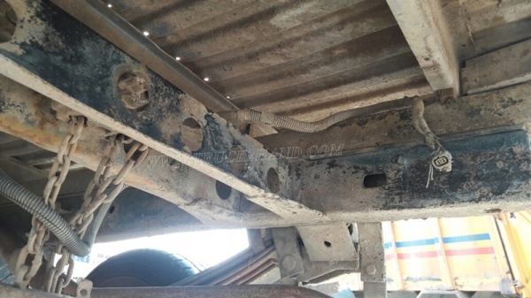 รถ 4 ล้อ ใหญ่ ยี่ห้อ TOYOTA HIACE