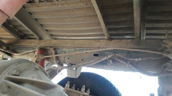 รถ 4 ล้อ ใหญ่ ยี่ห้อ TOYOTA HIACE