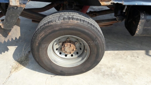 รถ 4 ล้อ ใหญ่ ยี่ห้อ TOYOTA HIACE