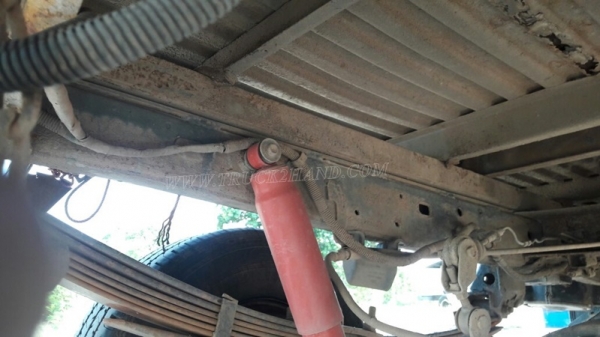 รถ 4 ล้อ ใหญ่ ยี่ห้อ TOYOTA HIACE