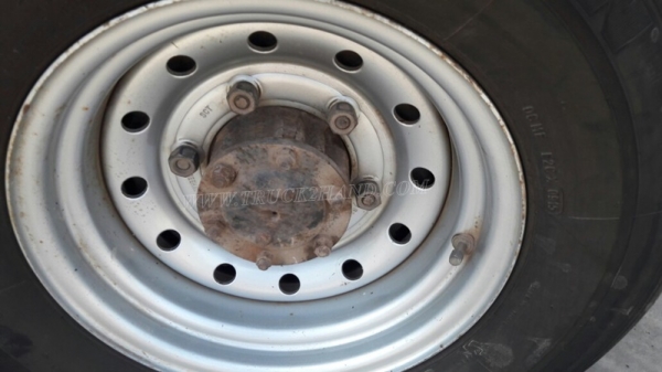 รถ 4 ล้อ ใหญ่ ยี่ห้อ TOYOTA HIACE