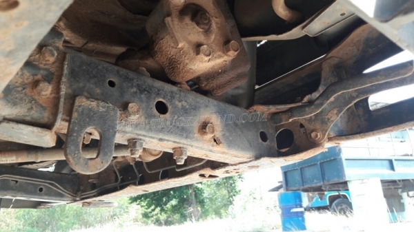 รถ 4 ล้อ ใหญ่ ยี่ห้อ TOYOTA HIACE