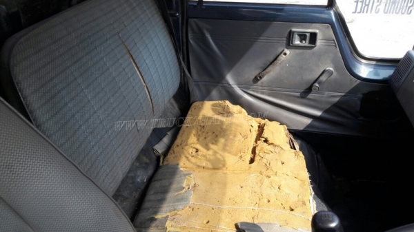 รถ 4 ล้อ ใหญ่ ยี่ห้อ TOYOTA HIACE