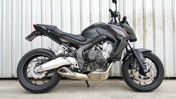 CB650F 2014 สภาพเลี่ยมๆ 2000 กิโลแท้ พร้อมใช้มีประกัน ไม่แพง ต่อรองได้ครับ