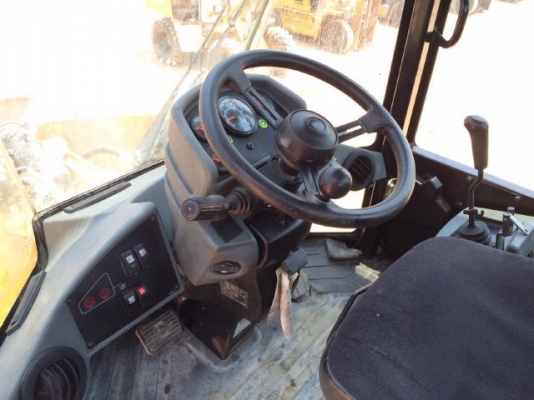 ขายรถตักล้อยาง CAT 910H ปี 2011 รถนอกนำเข้า สภาพสวยพร้อมใช้งาน มีVDOการทำงานครับ