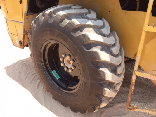 ขายรถตักล้อยาง CAT 910H ปี 2011 รถนอกนำเข้า สภาพสวยพร้อมใช้งาน มีVDOการทำงานครับ