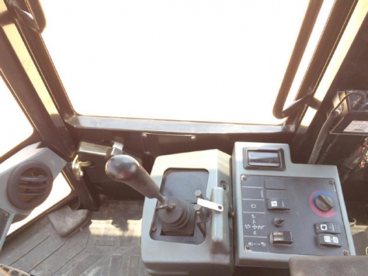 ขายรถตักล้อยาง CAT 910H ปี 2011 รถนอกนำเข้า สภาพสวยพร้อมใช้งาน มีVDOการทำงานครับ