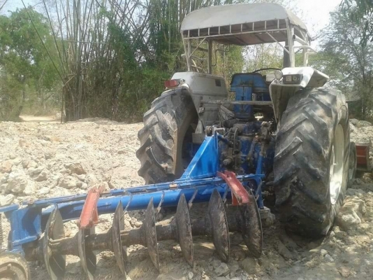 ขายรถไถ FORD 6600 อุปกรณ์ดันหน้า ผานหลัง ยางดี เครื่องดี สภาพพร้อมใช้งาน เอกสารพร้อมโอน สนใจโทร 090-8588220คุณนะ 093-3258446คุณบิว หรือเข้าดูสินค้าอื่นๆได้ที่ www.truck.in.th/498 หรือเพจFacebook ณรงค์ ซื้อขายรถมือสอง (เว็บไซต์ส่วนตัว) หรือFacebook คุณนะ ร