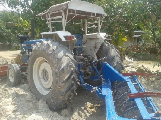 ขายรถไถ FORD 6600 อุปกรณ์ดันหน้า ผานหลัง ยางดี เครื่องดี สภาพพร้อมใช้งาน เอกสารพร้อมโอน สนใจโทร 090-8588220คุณนะ 093-3258446คุณบิว หรือเข้าดูสินค้าอื่นๆได้ที่ www.truck.in.th/498 หรือเพจFacebook ณรงค์ ซื้อขายรถมือสอง (เว็บไซต์ส่วนตัว) หรือFacebook คุณนะ ร