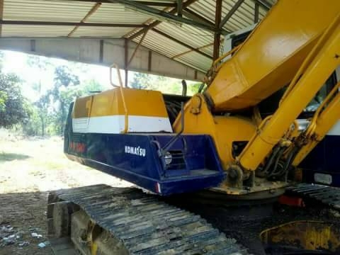 ขายKOMATSU PC200-5 สภาพสวยพร้อมใช้ ติดต่อ คุณ อ๊อฟ พิจิตร 086-737-9991