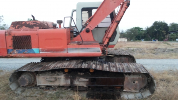 ขายรถแม็คโคร hitachi ex200-1 และ รถขุดหน้าตักหลัง cat 428 b เหมา2คันครับ