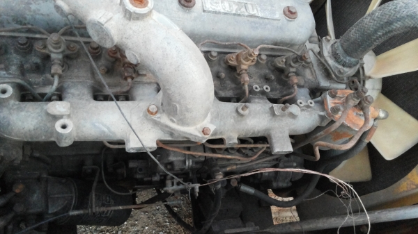 ขายรถแม็คโคร hitachi ex200-1 และ รถขุดหน้าตักหลัง cat 428 b เหมา2คันครับ