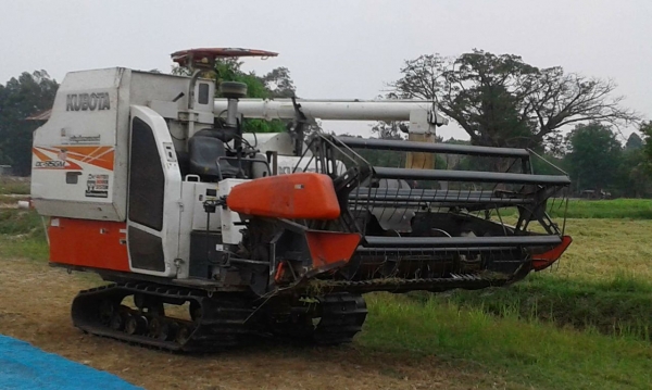 ขายด่วนรถเกี่ยวคูโบต้า DC 95 PLUS  ปี 56  เลสอินไซต์