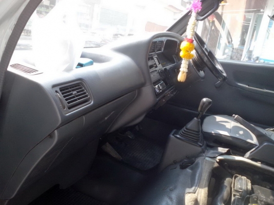 รถตู้ HIACE หัวจรวด LH 184  ปี46 สีเดิม