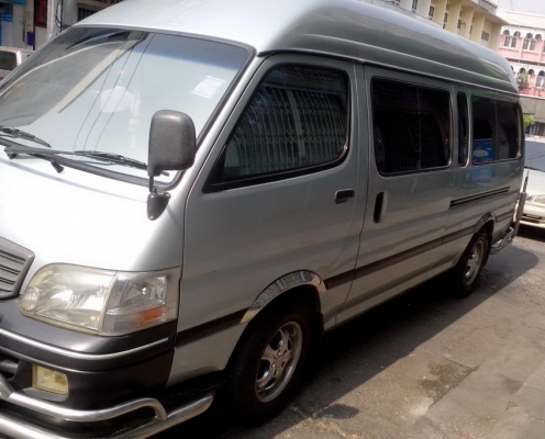 รถตู้ HIACE หัวจรวด LH 184  ปี46 สีเดิม