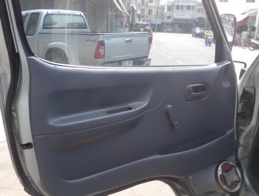 รถตู้ HIACE หัวจรวด LH 184  ปี46 สีเดิม