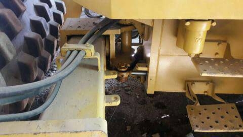 ขายรถบด SAKAI SV500TF เปลือกเดียว สองเพลา สภาพสวยพร้อมใช้ ติดต่อ คุณอ๊อฟ พิจิตร 086-737-9991 ขายรถบด SAKAI SV500TF เปลือกเดียว สองเพลา สภาพสวยพร้อมใช้ ติดต่อ คุณอ๊อฟ พิจิตร 086-737-9991