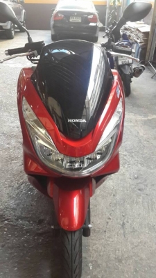 ขาย HONDA PCX 150 ไฟหน้า LED ปี 58 ปลายปี รถวิ่งไปสองร้อยกว่าโล สภาพเดิมๆ สวยมากๆ  เล่มพร้อมชุดโอน