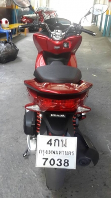 ขาย HONDA PCX 150 ไฟหน้า LED ปี 58 ปลายปี รถวิ่งไปสองร้อยกว่าโล สภาพเดิมๆ สวยมากๆ  เล่มพร้อมชุดโอน