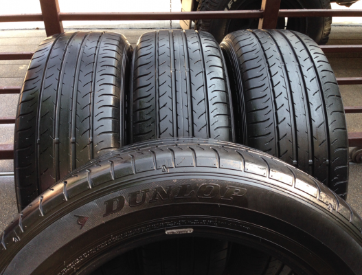 ยาง Dunlop 225 60 18 กลางปี13 ดอกเต็ม ไม่มีปะ ใช้ยาว ราคาไม่แพง