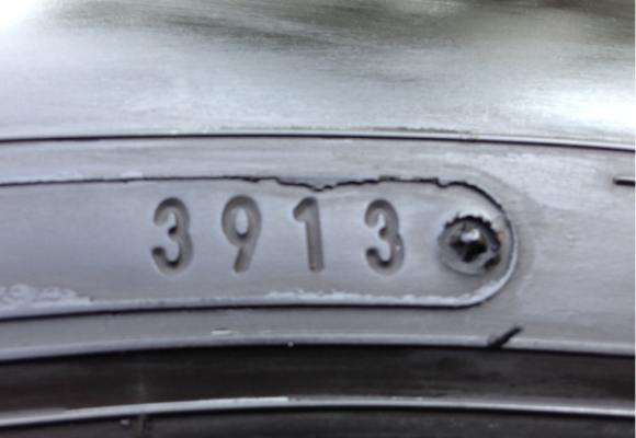 ยาง Dunlop 225 60 18 กลางปี13 ดอกเต็ม ไม่มีปะ ใช้ยาว ราคาไม่แพง