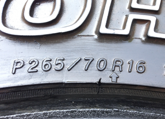 ยาง All Yokohama 265 70 16 กลางปี13 ดอกเยอะพร้อมใช้งาน ราคาไม่แพง