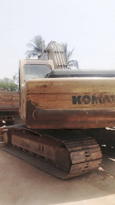 ขายรถแบคโฮ KOMATSU PC200-6 เอกสารเล่มทะเบียน ซีเรียล 94626 ราคา 800000