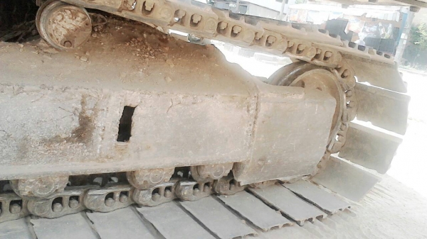 ขายรถแบคโฮ KOMATSU PC200-6 เอกสารเล่มทะเบียน ซีเรียล 94626 ราคา 800000