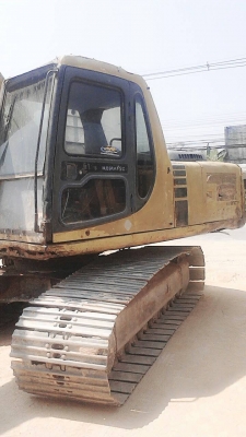 ขายรถแบคโฮ KOMATSU PC200-6 เอกสารเล่มทะเบียน ซีเรียล 94626 ราคา 800000