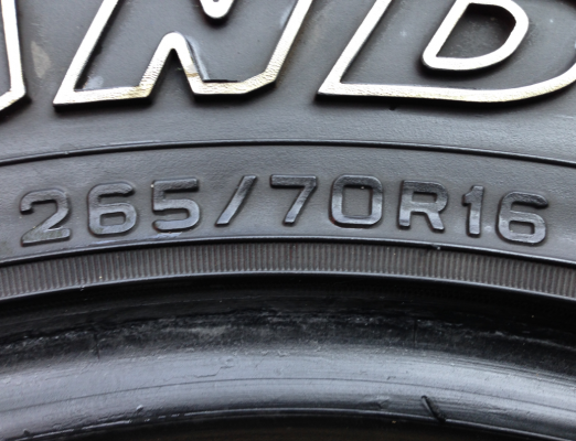 ยาง All Dunlop 265 70 16 สิ้นปี11 ดอกเต็ม ใช้ยาว ราคาไม่แพง