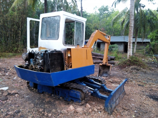 ขายรถแบคโฮ นิสสัน N35 ปั๊มนิ้วนาชิ ใบมีดดันหน้า ราคา 200000