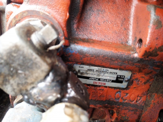 ขายรถแบคโฮ นิสสัน N35 ปั๊มนิ้วนาชิ ใบมีดดันหน้า ราคา 200000