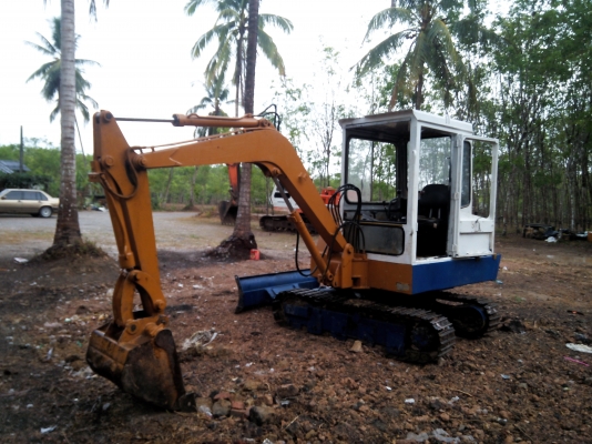 ขายรถแบคโฮ นิสสัน N35 ปั๊มนิ้วนาชิ ใบมีดดันหน้า ราคา 200000