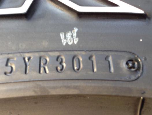 ยาง All FALKEN 265 70 16 กลางปี11 ดอกเต็ม ไม่มีปะ ใช้ยาว ราคาไม่แพง