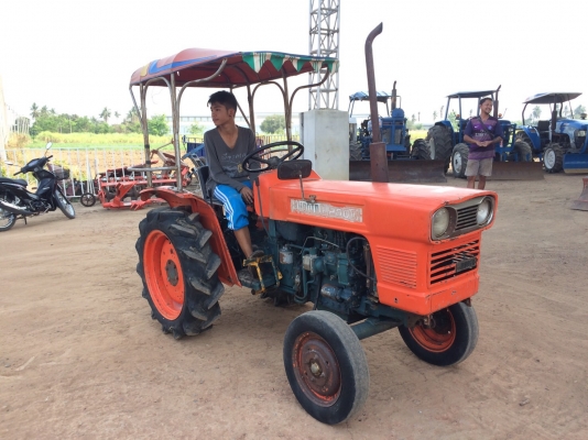 ขายรถไถคูโบต้าL2200 ราคาถูกพร้อมใช้งาน