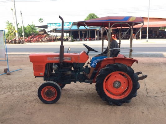 ขายรถไถคูโบต้าL2200 ราคาถูกพร้อมใช้งาน