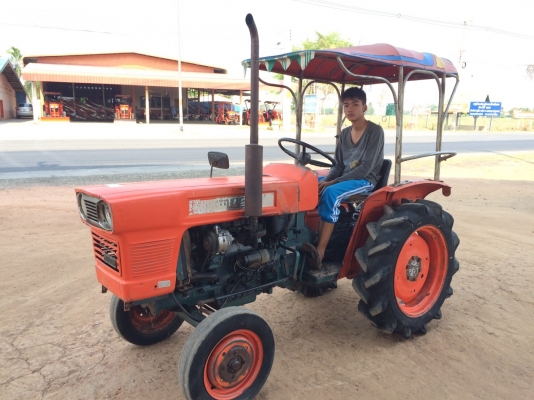 ขายรถไถคูโบต้าL2200 ราคาถูกพร้อมใช้งาน