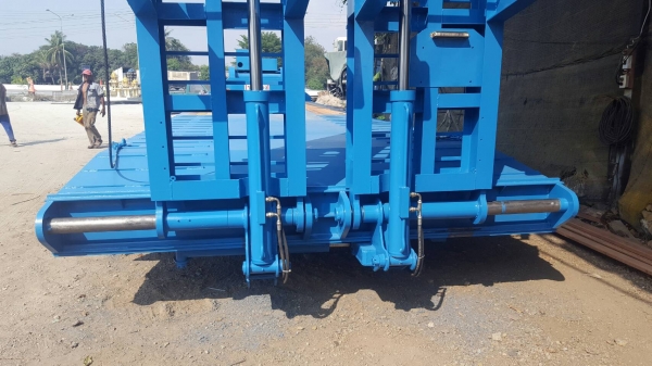 สั่งต่อได้เลยโรเบทบรรทุกตู้3เพลา