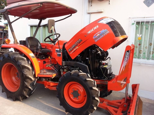 คูโบต้า L3608 4 WD พร้อมใบมีดดันหน้า 360 ชั่วโมง