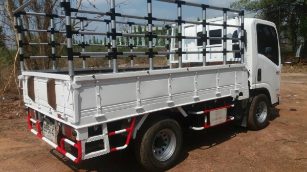 ขายด่วน รถบรรทุก 4 ล้อ ISUZU NLR 130 ปี56 สภาพพร้อมใช้งาน