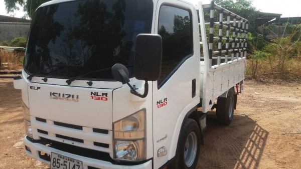 ขายด่วน รถบรรทุก 4 ล้อ ISUZU NLR 130 ปี56 สภาพพร้อมใช้งาน