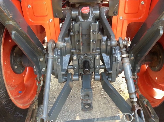 คูโบต้า L3208 SP 4 WD ใบมีดตราช้าง ทำงาน 306 ชั่วโมง เล่มทะเบียนพร้อม จด พ.ค.2557