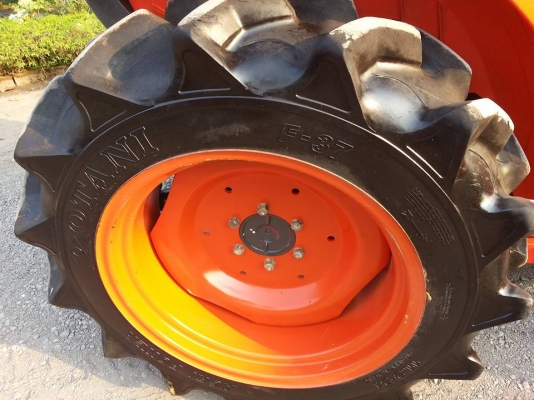 คูโบต้า L3208 SP 4 WD ใบมีดตราช้าง ทำงาน 306 ชั่วโมง เล่มทะเบียนพร้อม จด พ.ค.2557